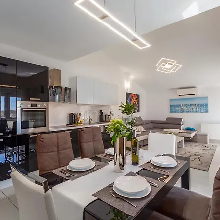 Sandi 2408 Appartement *