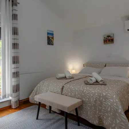 Sandi 2408 Appartement