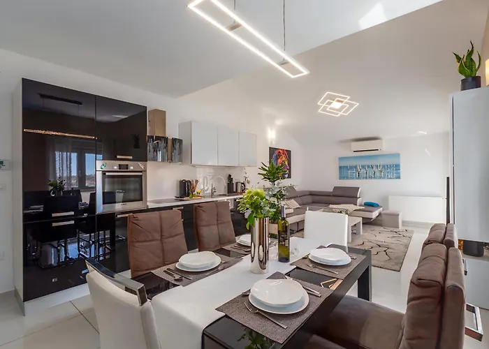 Sandi 2408 Apartman *