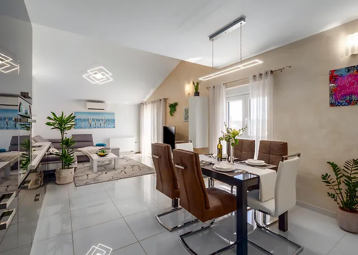 Sandi 2408 Apartman Pula