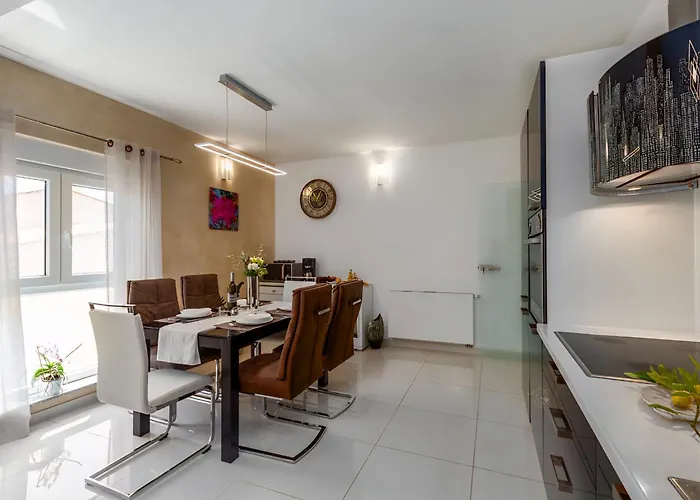 Apartman Sandi 2408 *