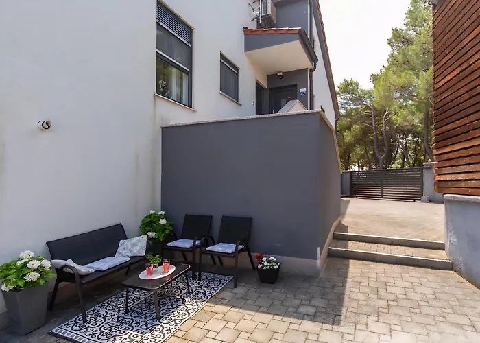 Sandi 2408 Apartman *