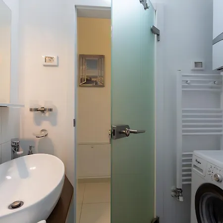 Sandi 2408 Apartman *