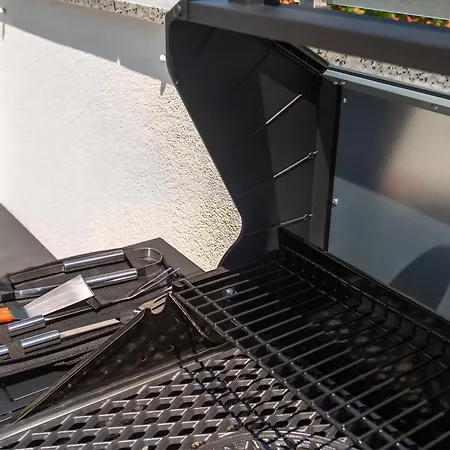 Sandi 2408 Apartman *